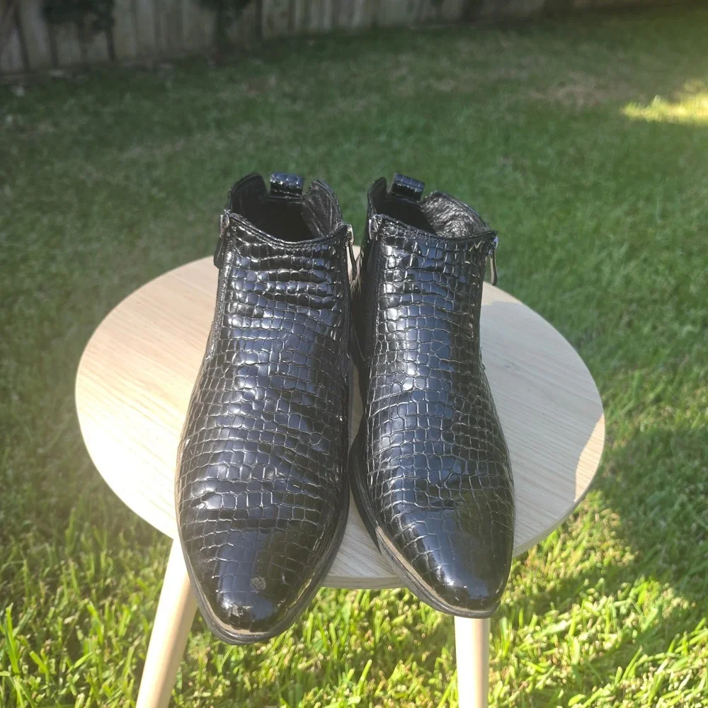 Black Crocodile Embossed Pointed Toe Ankle Boots Side Zip Low Heel Mens